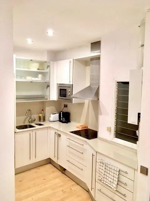 Nice Apartment In The Middle Of Born Barselona İspanya